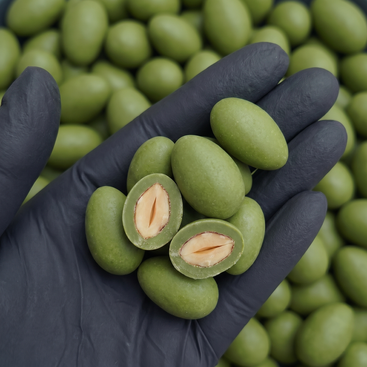 Matcha Chocolate covered Almonds - 30g