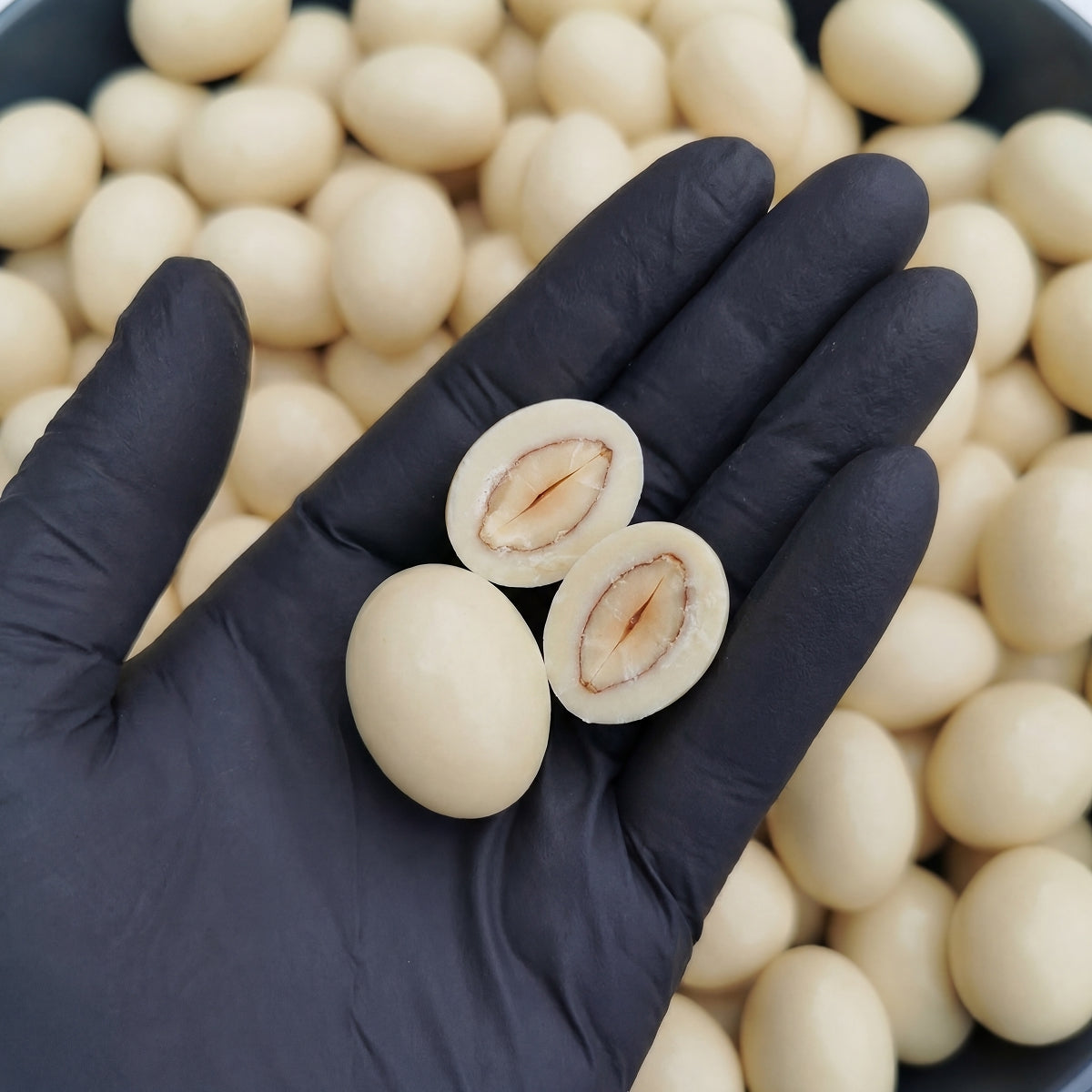 White Chocolate covered Almonds - 30g