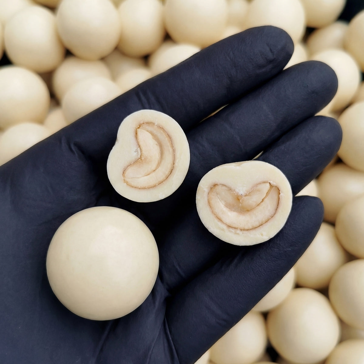 White Chocolate covered Cashews - 30g